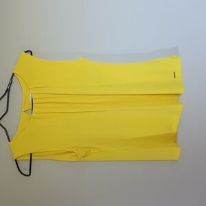 Calvin Klein Yellow short Sleeve Medium. Like New